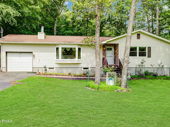 123 Lakeview Dr, Dingmans Ferry, PA 18328