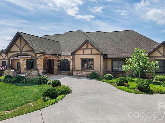 2nd image of 211 Embler Rd #2