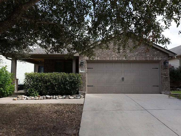 5815 Southern Knl — Photo 1