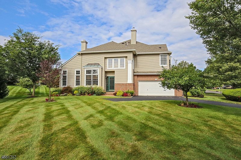 1st image of 80 Kent Dr, C0172