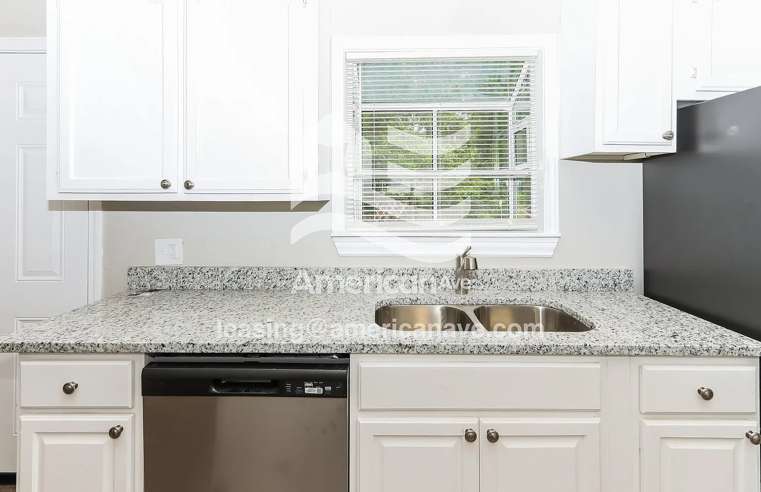 4 bed, 2.0 bath, 1700 sqft, $1,727 — Photo 3