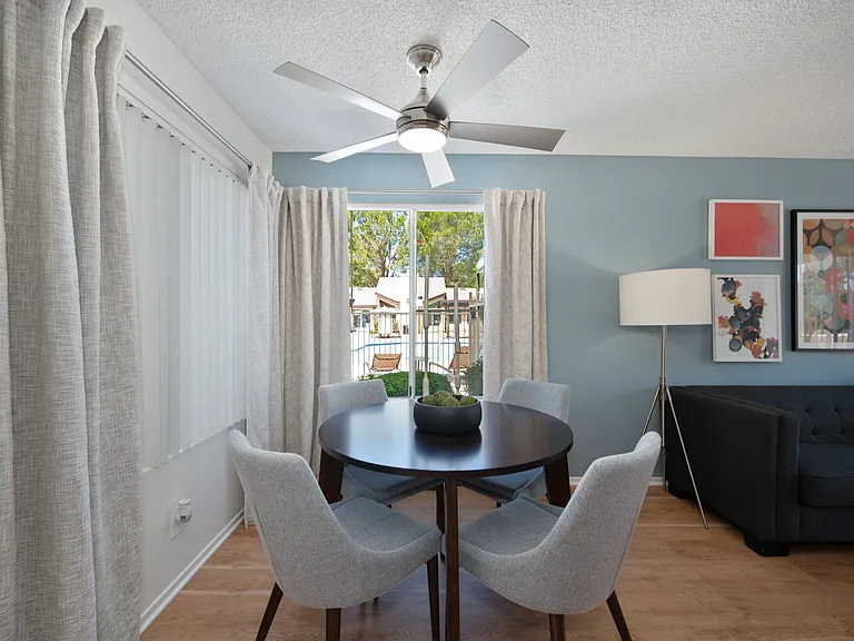 West Park Villas Apartments — Photo 4