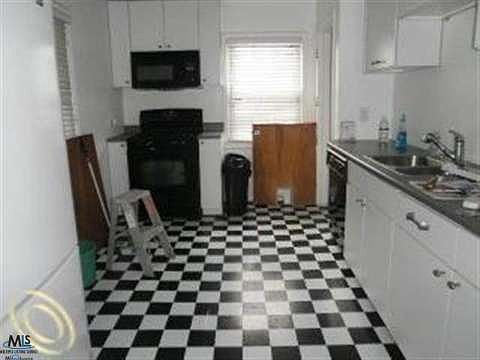 2nd image of 713 E Robert Ave