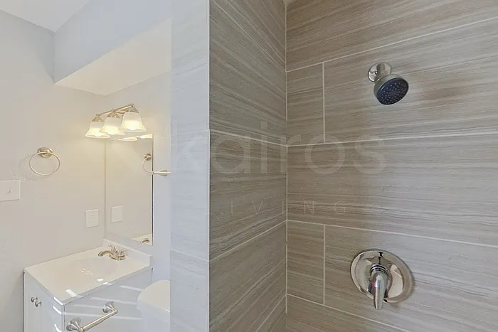 168 Creekview Dr E — Photo 16