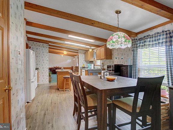 5th image of 64 Tiffany Dr