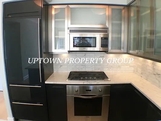 Rented by Uptown Property Group | media 28