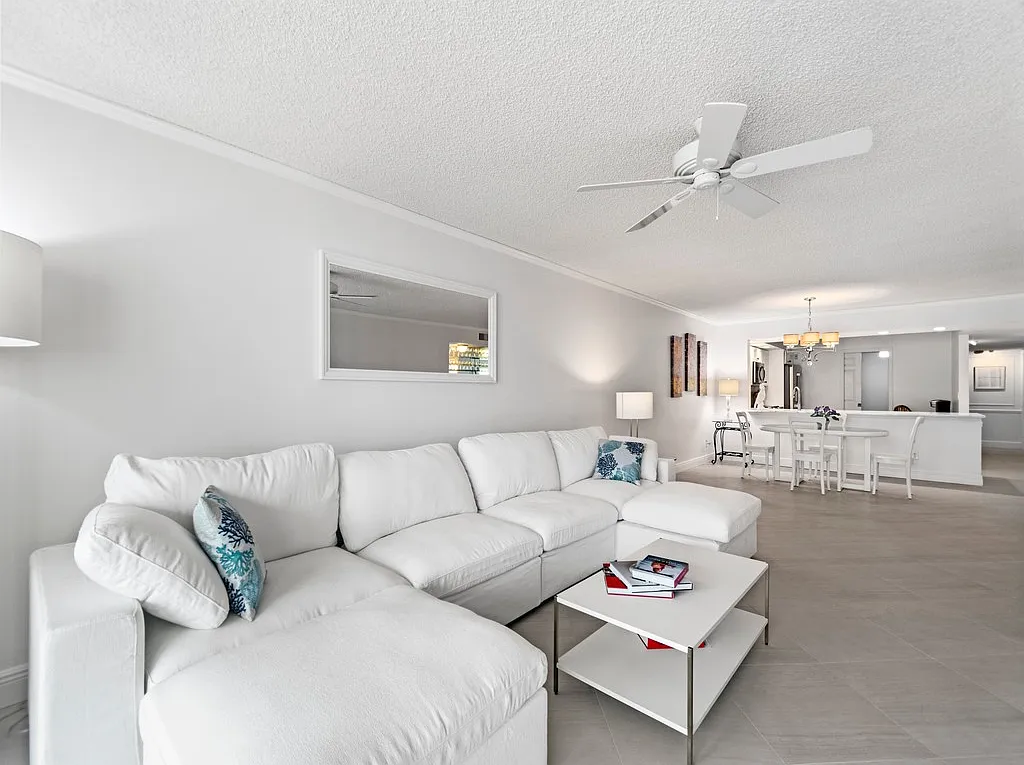 2 bed, 1822 sqft, $9,500 — Photo 2