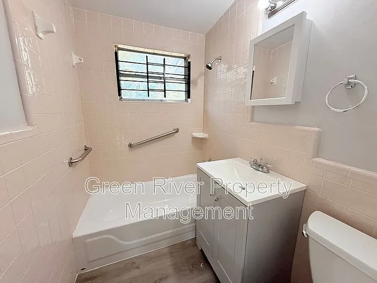 1033 Ake Ln — Photo 11