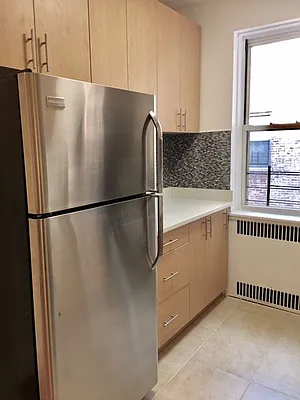 Rented by Quest Realty Sunnyside Corp | media 8