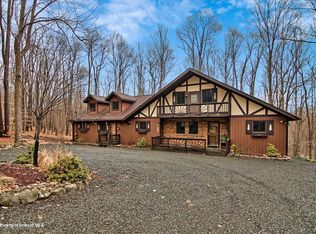 18 Sheffick Dr, Gouldsboro, PA 18424