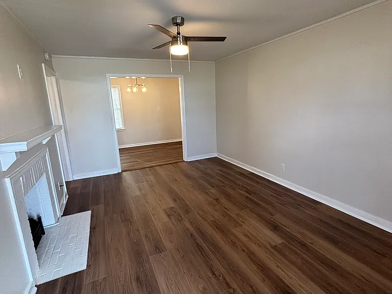 4201 Hawthorne Ave SW — Photo 10