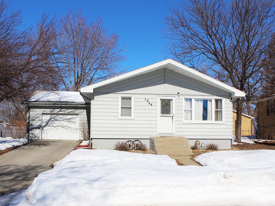 1st image of 1344 E 1st St