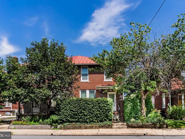 19 S Custer Ave, New Holland, PA 17557