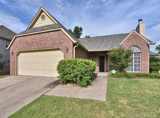 1104 N Willow Ave N, Broken Arrow, OK 74012