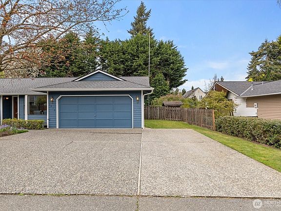 2nd image of 3910 Maple Road
