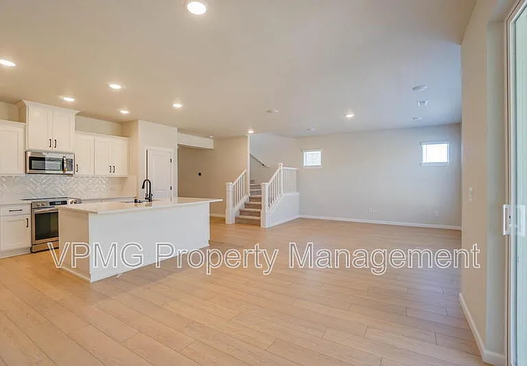 18300 NE 14th St — Photo 10