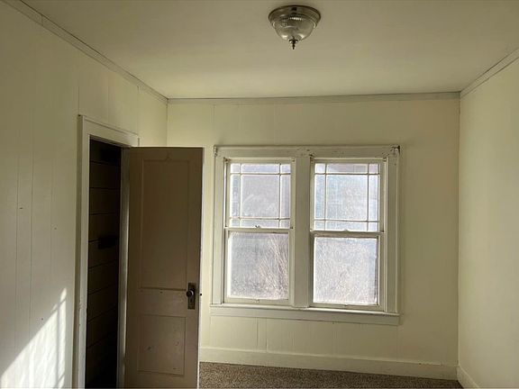 2nd image of 327 N Austin Ave