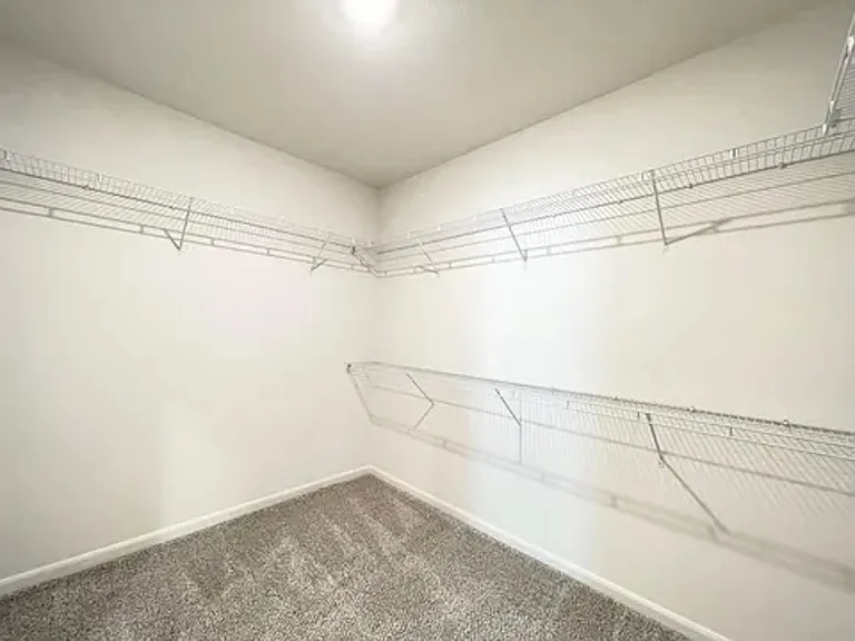 1702 Sandalwood Way — Photo 3