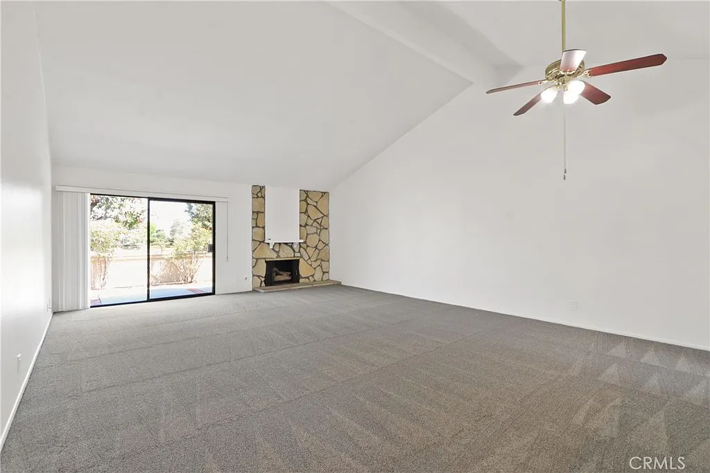 2 bed, 1296 sqft, $3,600 — Photo 4