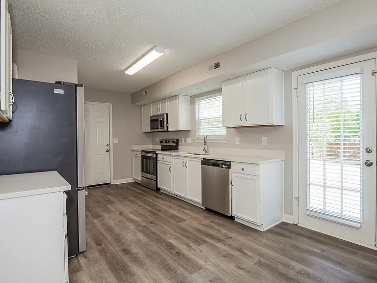 10512 Wilson Glen Dr — Photo 8