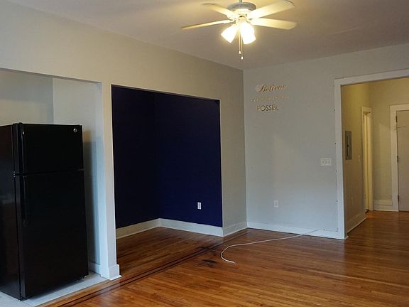 4th image of 115 S Clinton St APT 206