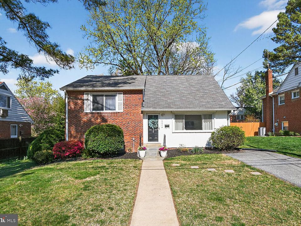 1st image of 9914 Grayson Ave