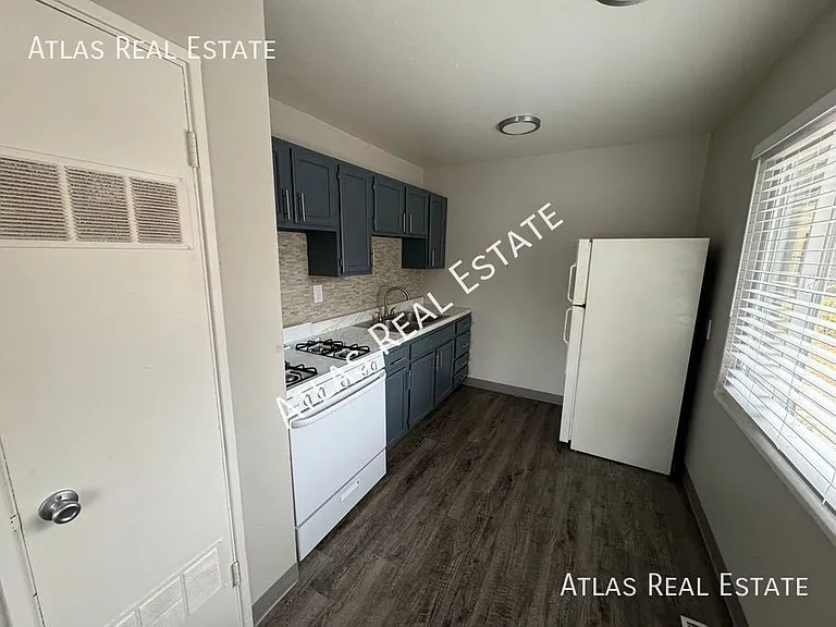 305 May Dr — Photo 3
