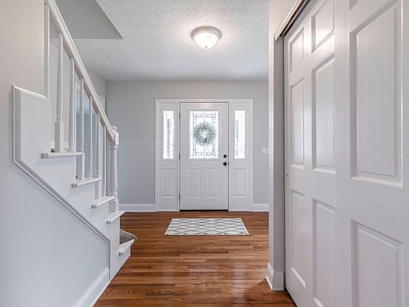 4th image of 9835 Hounsdale Dr NW