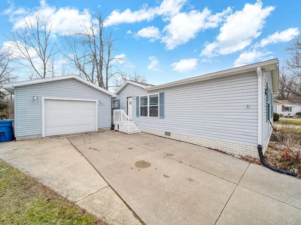 809 Missouri River Dr, Adrian, MI 49221
