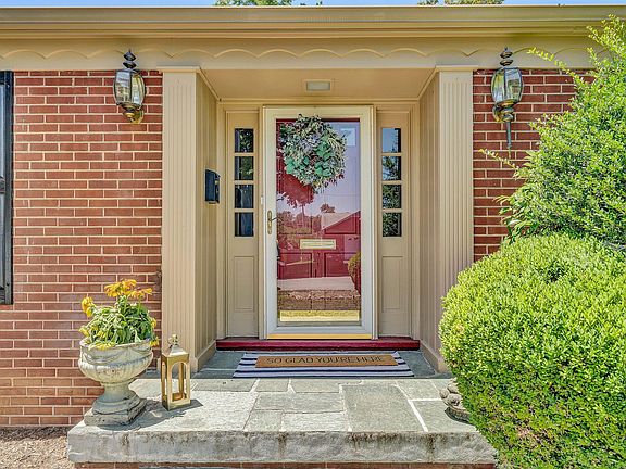 2nd image of 423 Highfield Rd