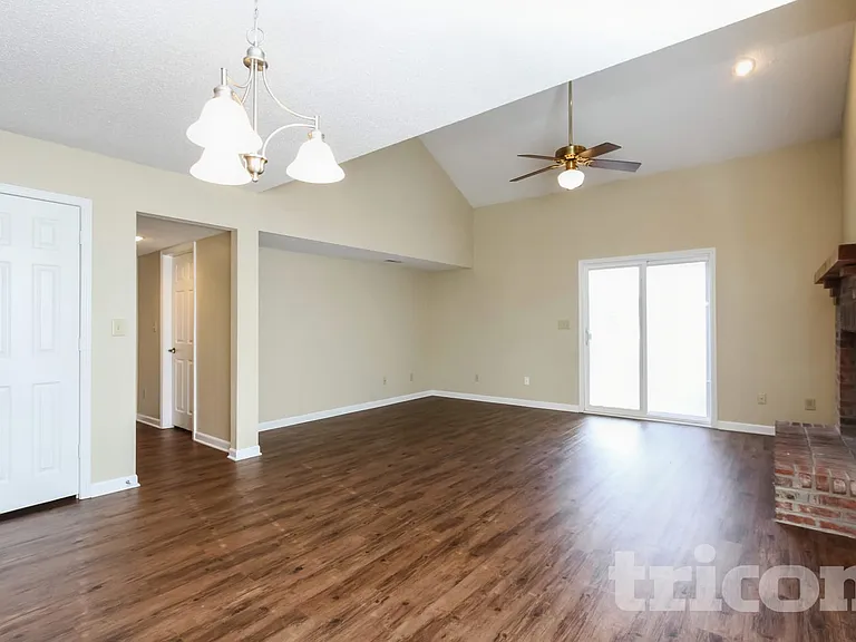 8847 Himebaugh Ln — Photo 3