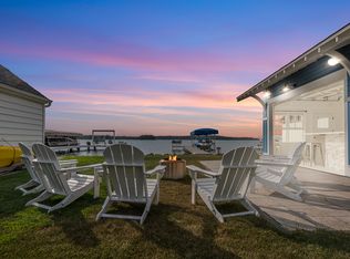 W267N2937 Peterson Dr, Pewaukee, WI 53072