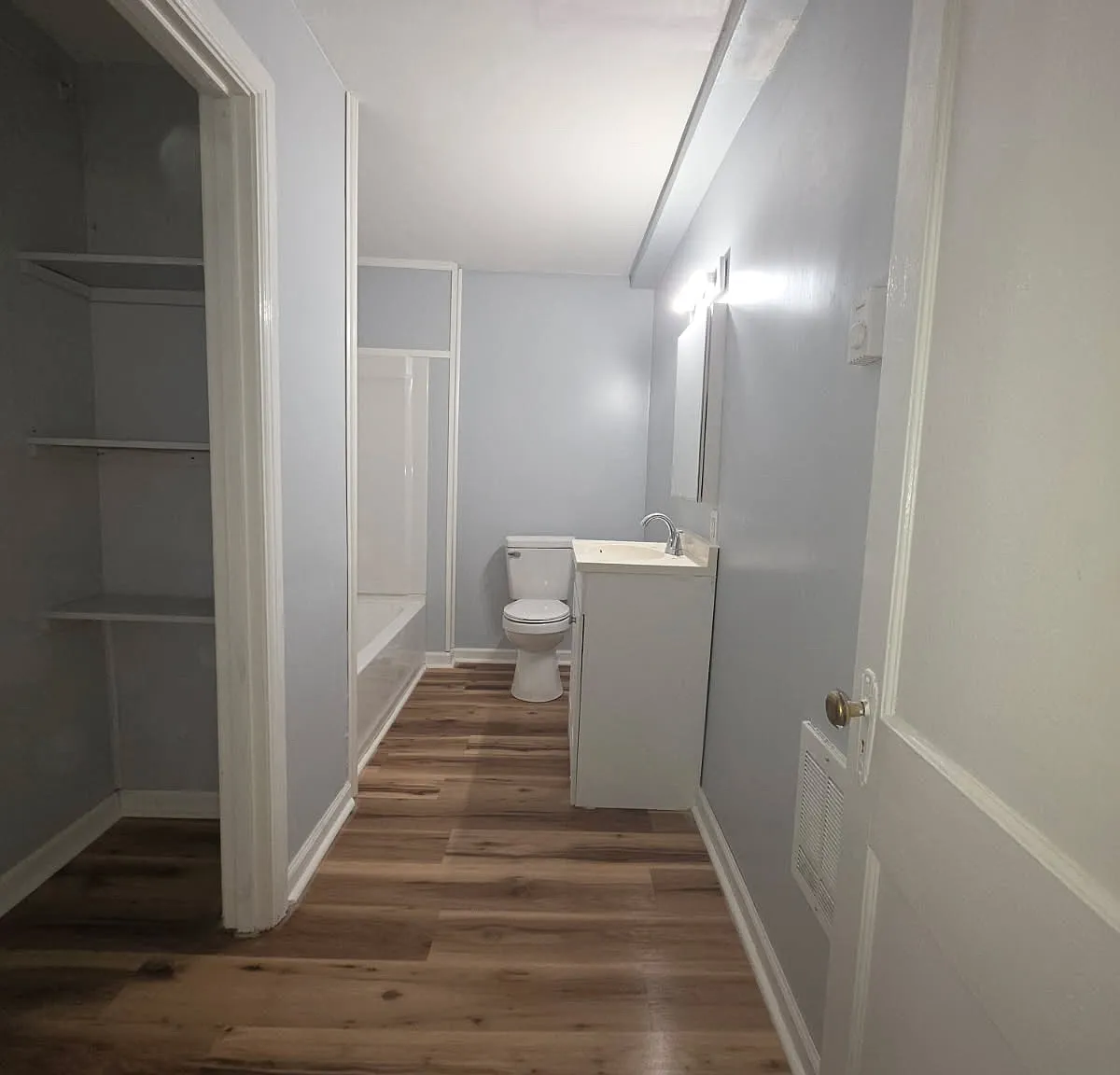 1 bed, 820 sqft, $995 — Photo 4