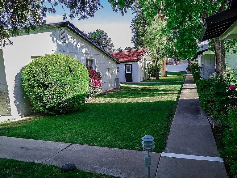 914 W Glendale Ave #7 — Photo 29