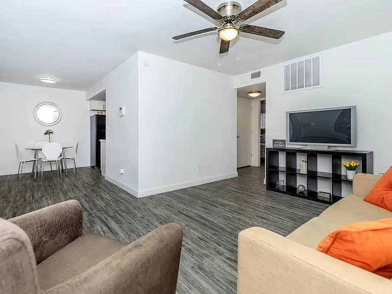 Palisade Park Aparments — Photo 42