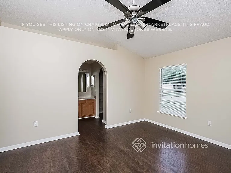 17037 Holmby Ct — Photo 15