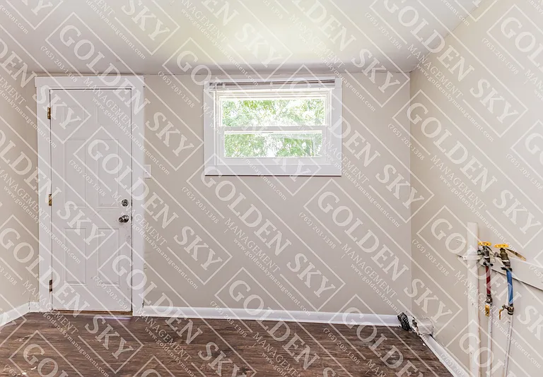 2909 S Franklin St — Photo 12