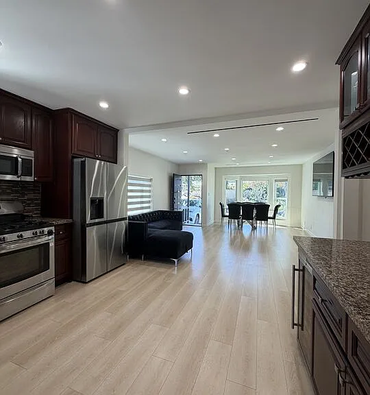 8561 Kyle St — Photo 11