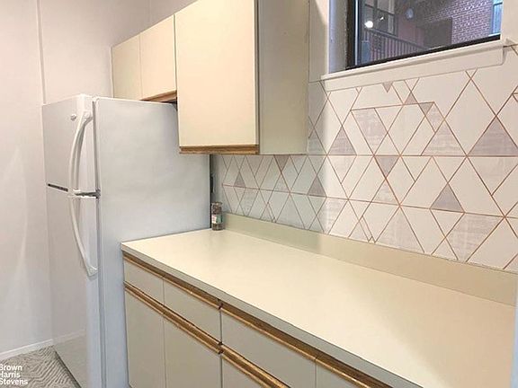 5th image of 14 Prince St APT 4G