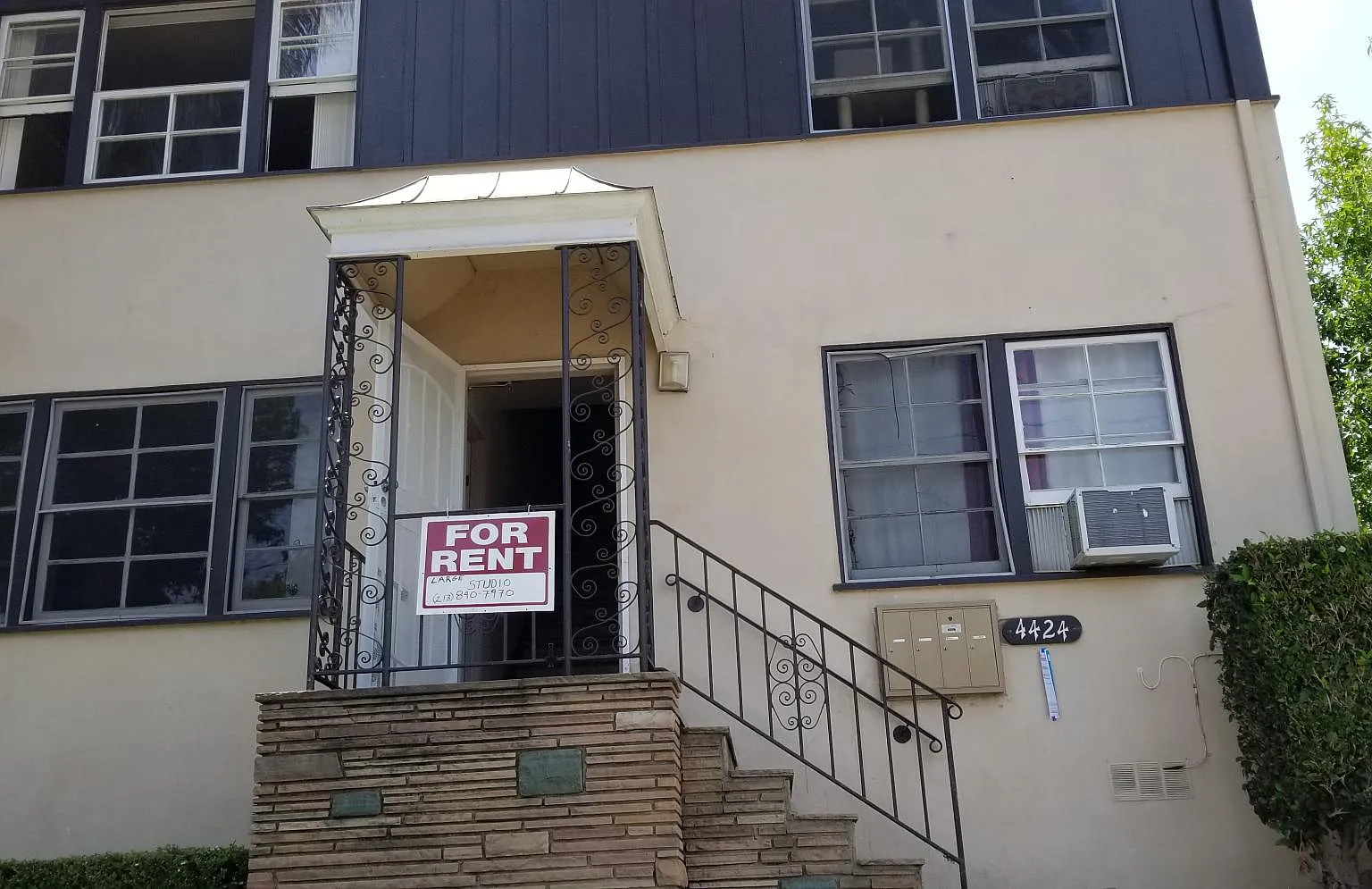 Studio, 500 sqft, $1,600 — Photo 2