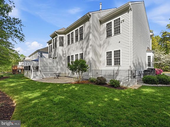4th image of 7805 Rose Garden Ln
