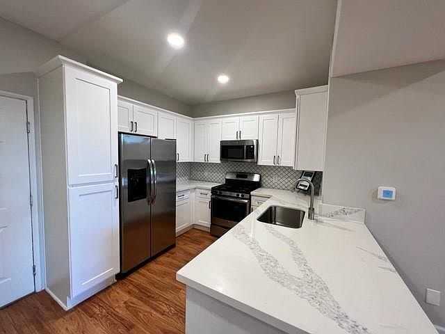 1st image of 5554 W 6th St #2202