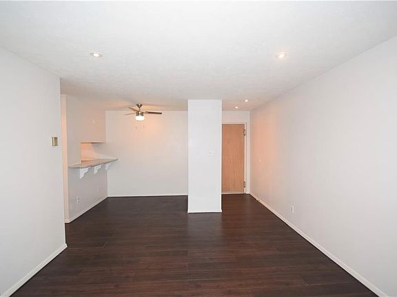 3rd image of 14567 Madison Ave APT 606