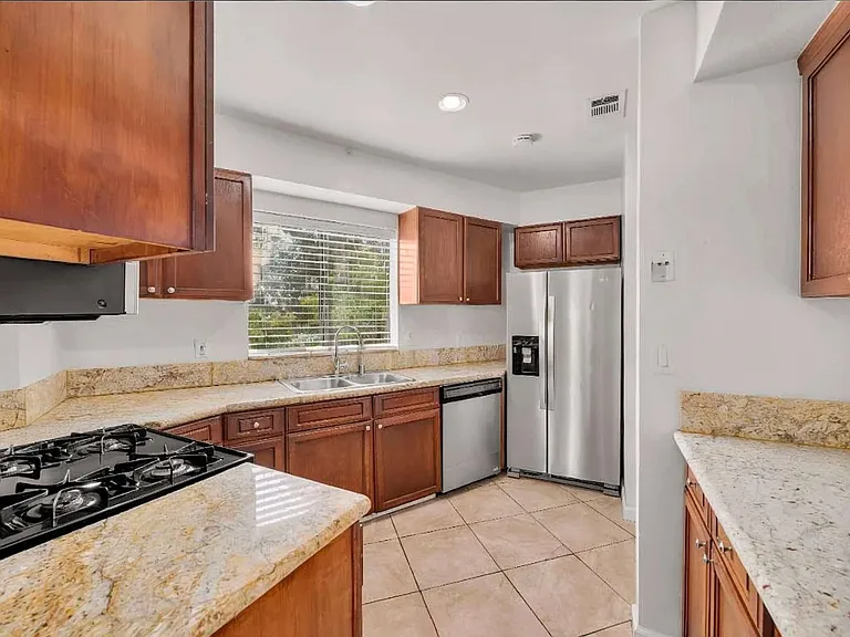 4234 Highland Glen Way — Photo 13
