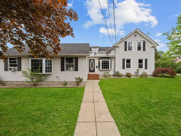 12 Stebbins St, Ludlow, MA 01056