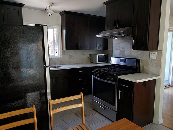 2nd image of 814 Cuesta Dr