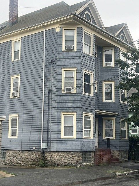 1st image of 492 N Front St