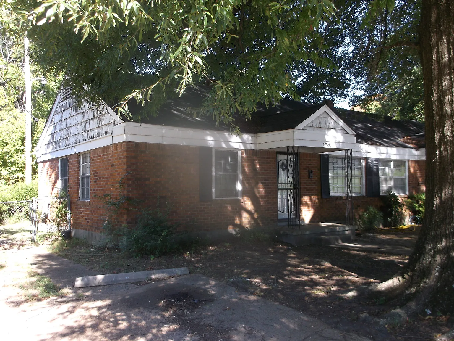 1439 Semmes St — Photo 2
