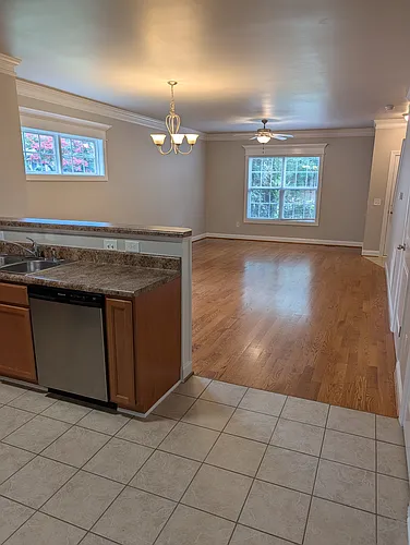 1208 James St Photo 1