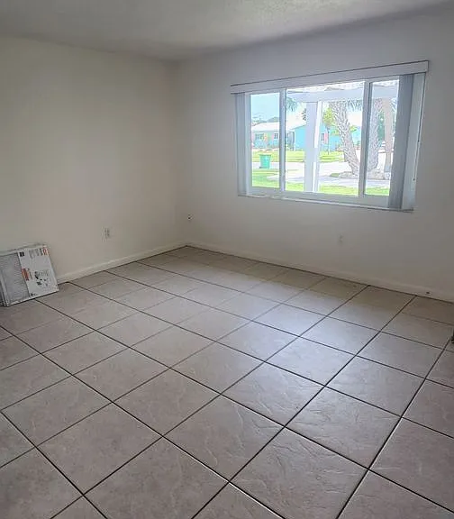 1550 W Central Ave — Photo 9